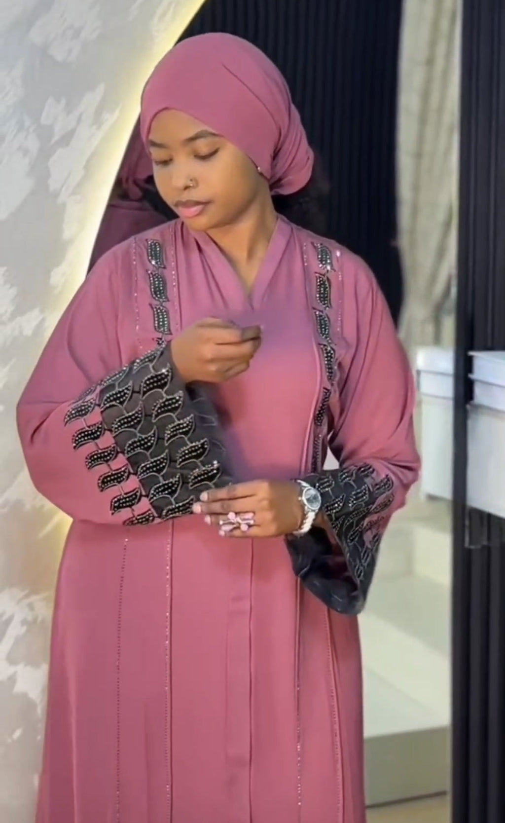 Abaya Élégance ruby
